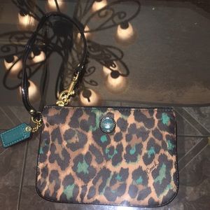 Nice animal print hand wrist puch